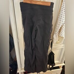 Size 4 LuLulemon. Good condition